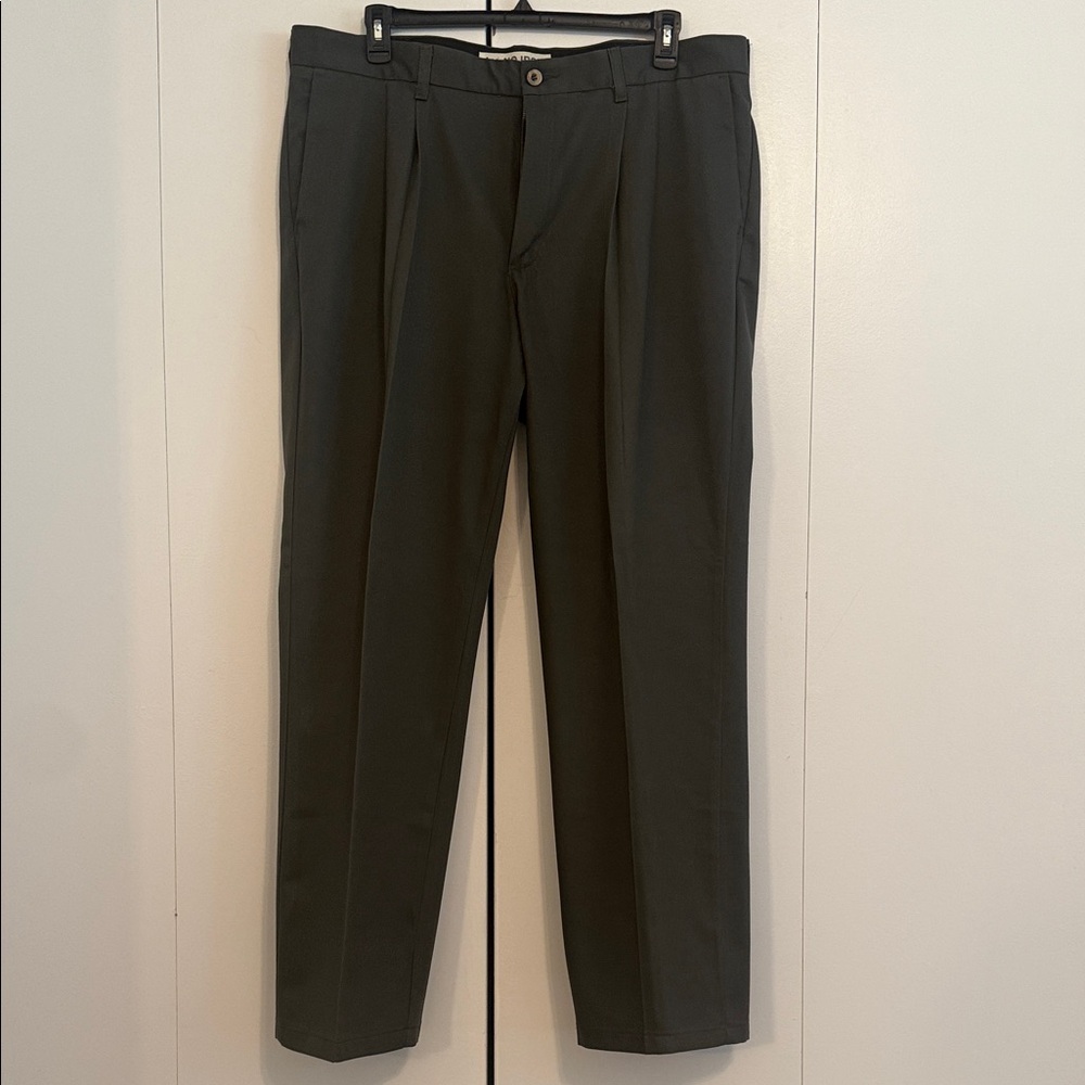Lee Men's Dark Gray Dress Pants